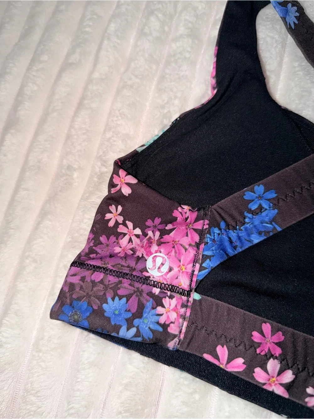 Lululemon In A Flash Bra in Petal Pop Multi / Black | Size 8